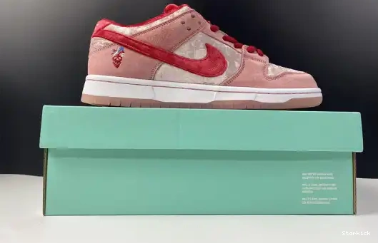 StrangeLove  Low Dunk Nike CT2552-800 Skateboards SB 0615